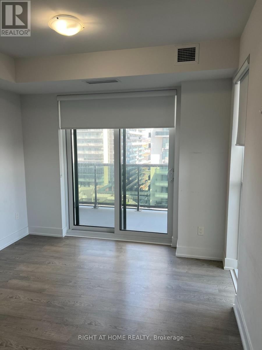 1016 - 2550 SIMCOE STREET Image 2