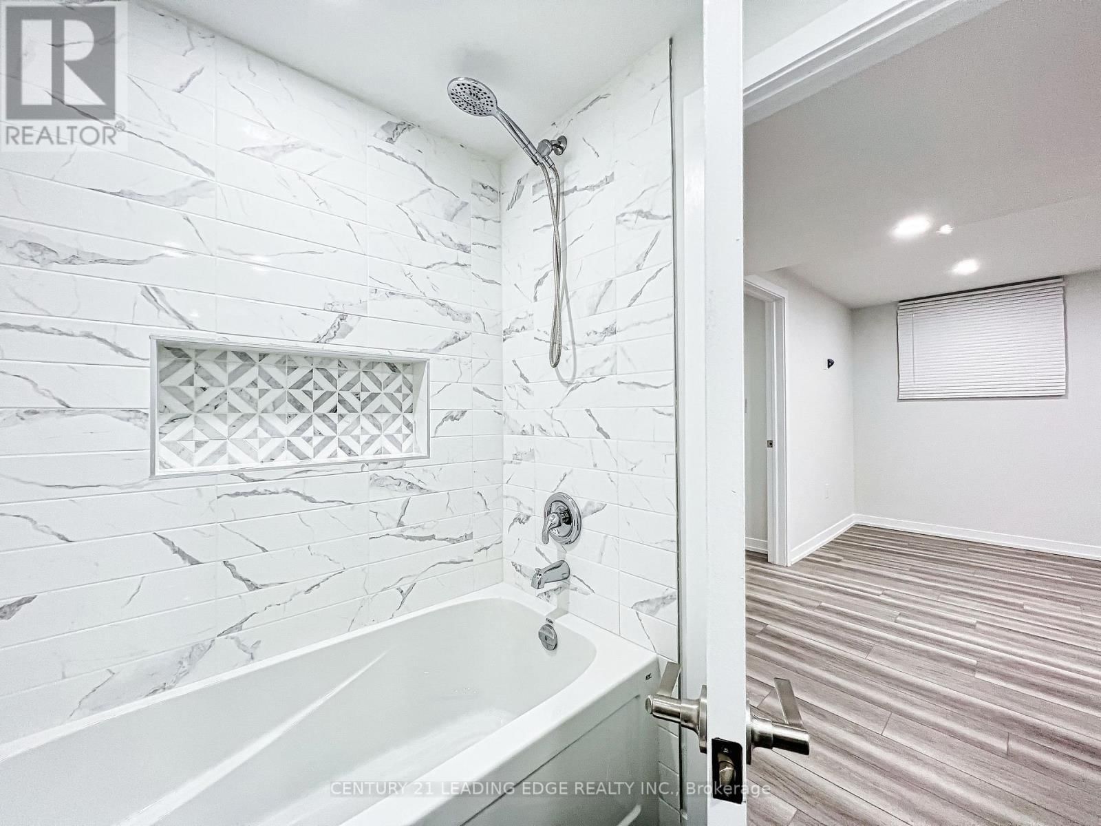 88 HEWITT CRESCENT Image 13