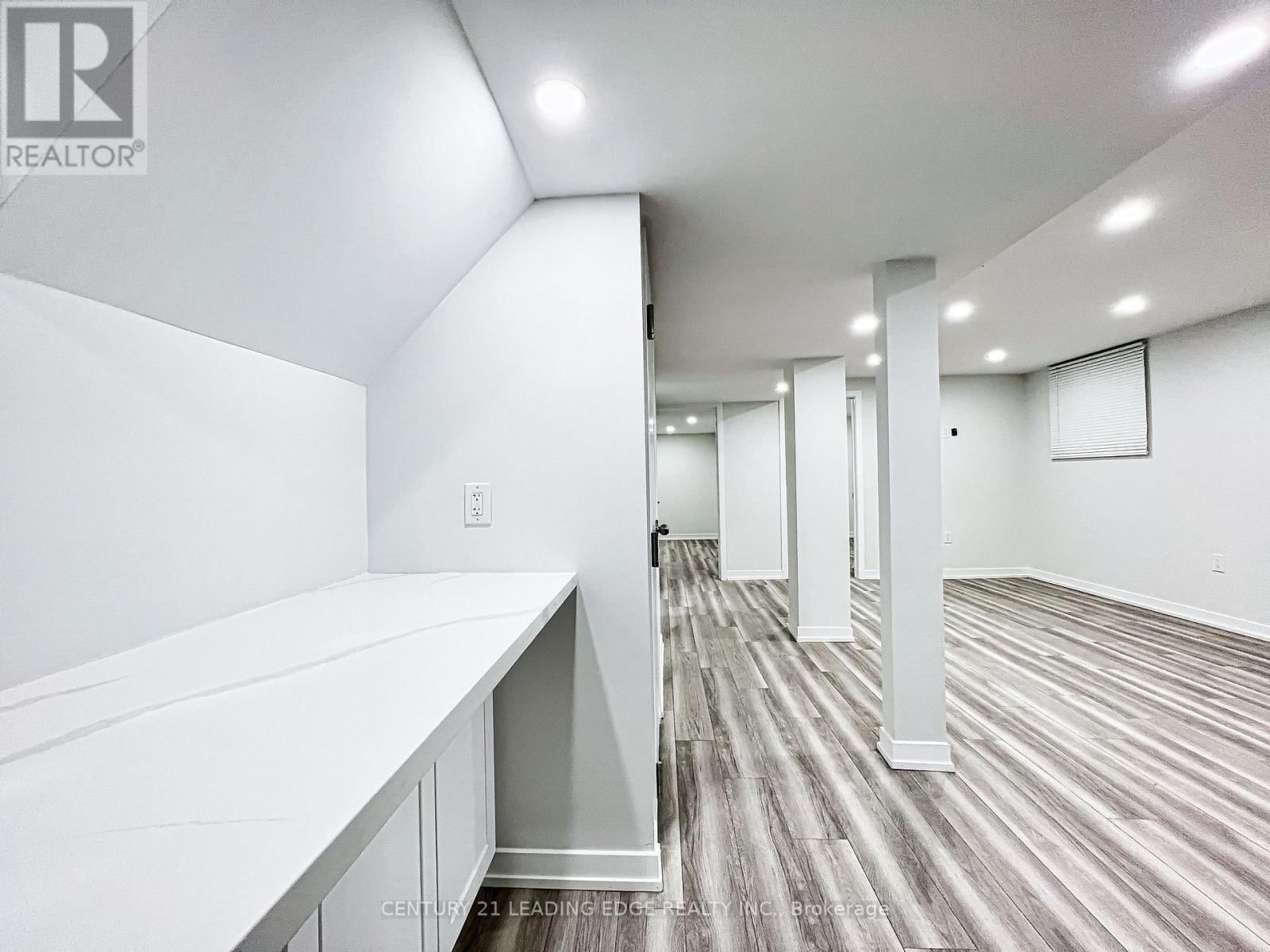 88 HEWITT CRESCENT Image 14