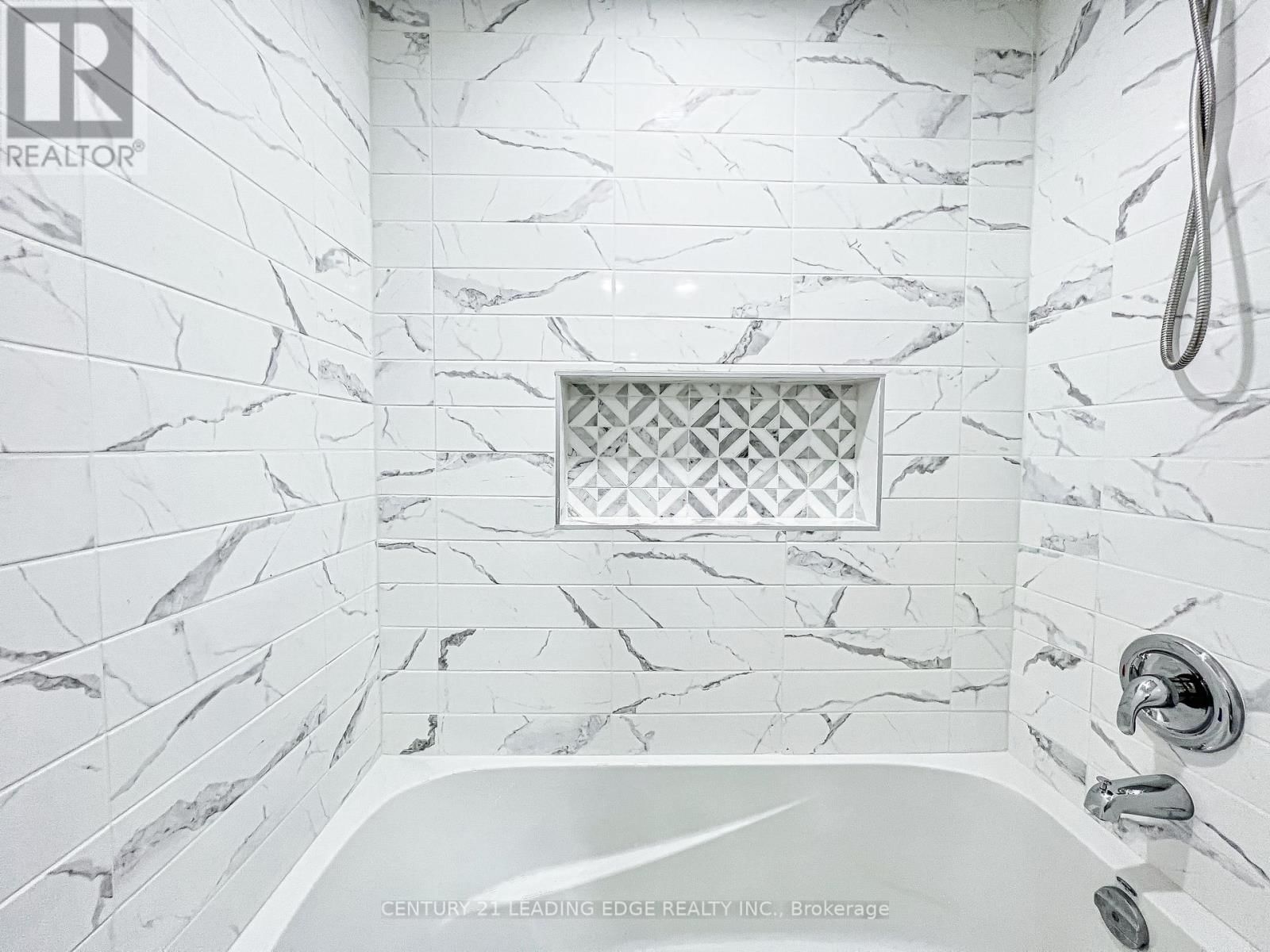 88 HEWITT CRESCENT Image 15