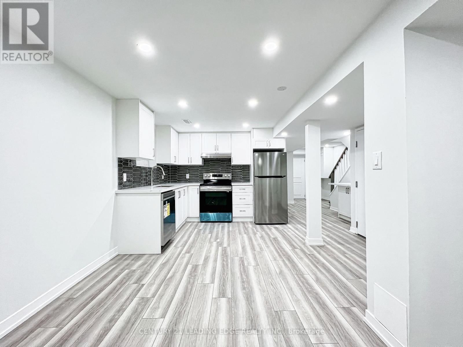 88 HEWITT CRESCENT Image 5