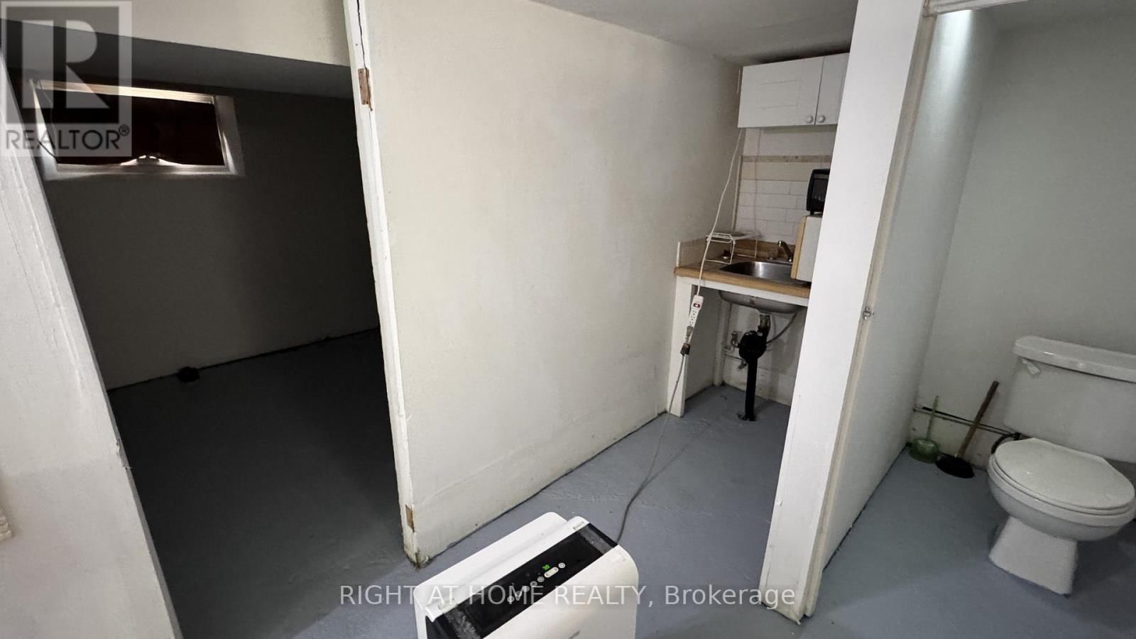 Unit 1 - DANFORTH ROAD NORTH Image 19