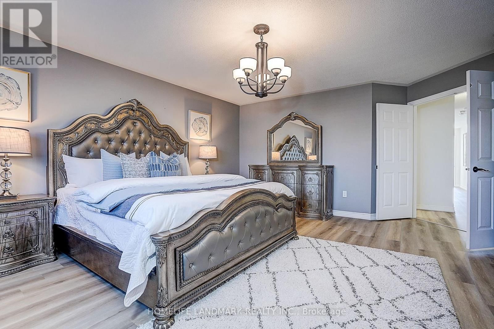 81 HELSTON CRESCENT Image 29