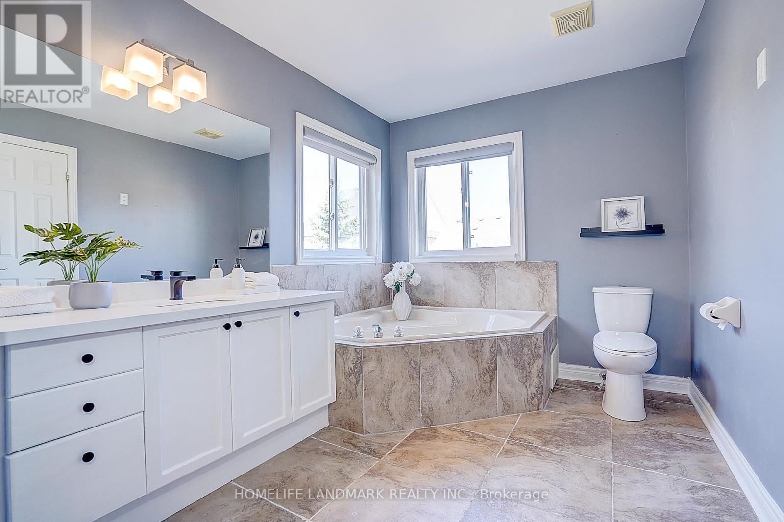 81 HELSTON CRESCENT Image 33