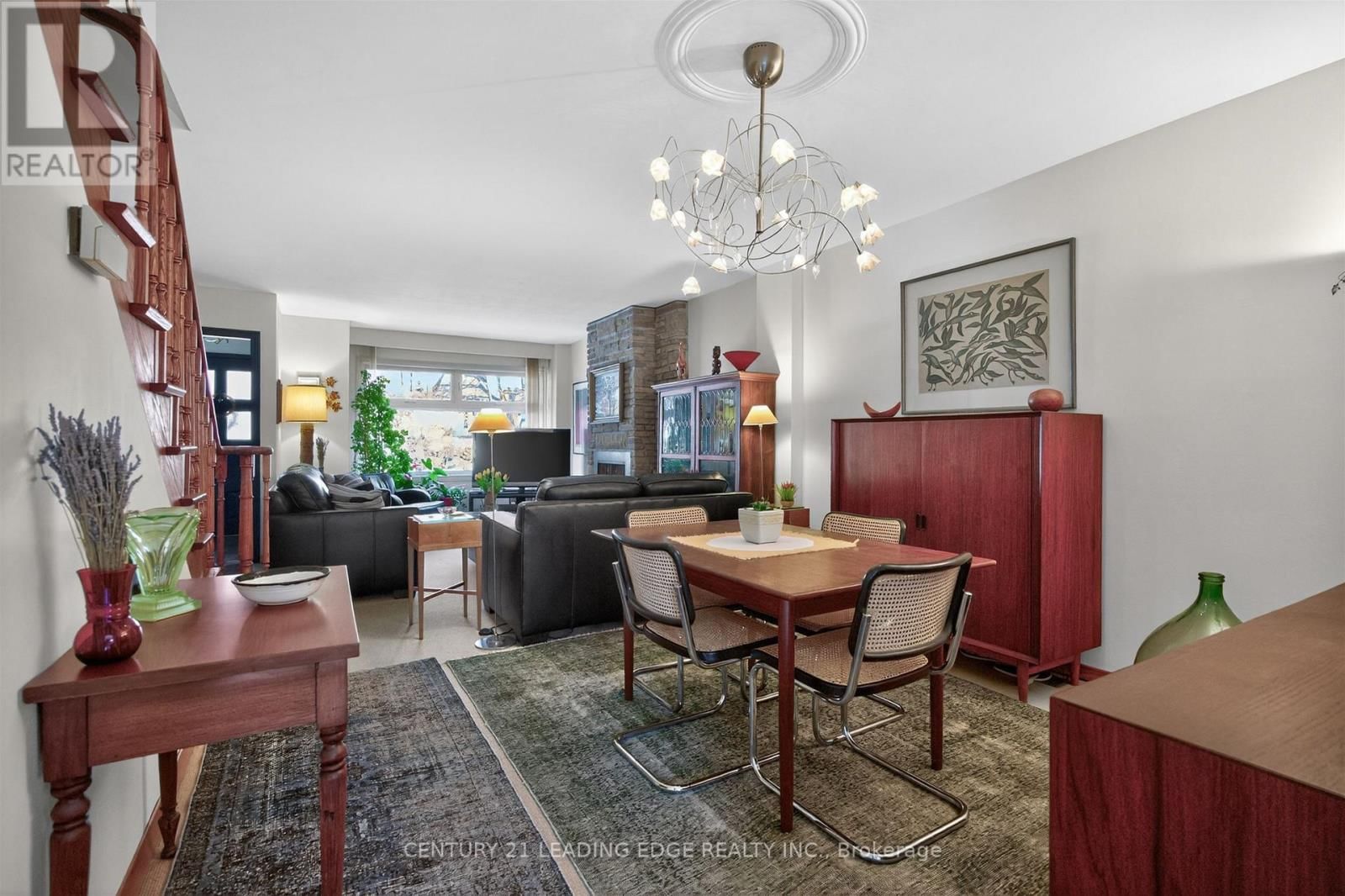 130 SILVER BIRCH AVENUE Image 14