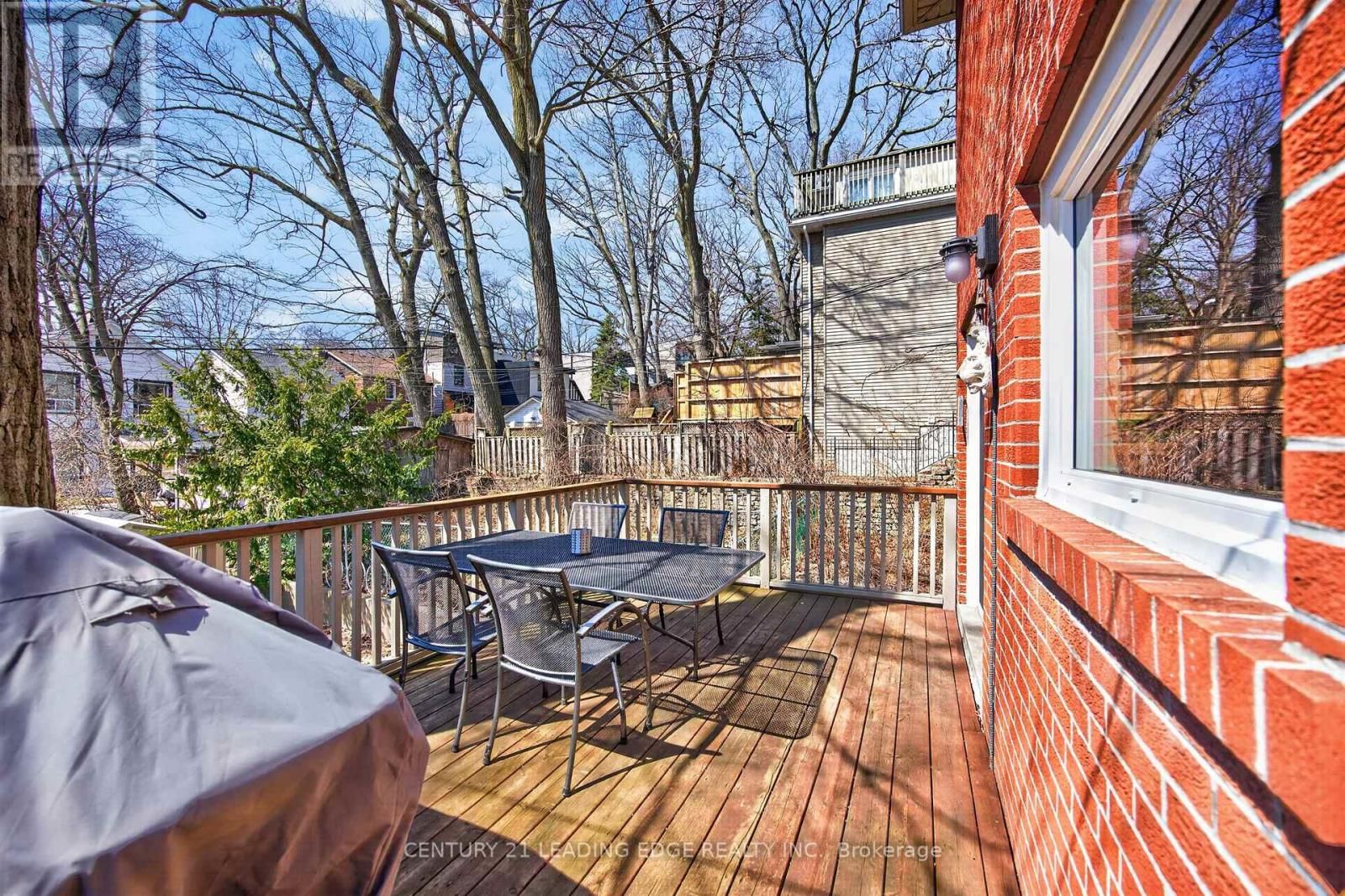 130 SILVER BIRCH AVENUE Image 20