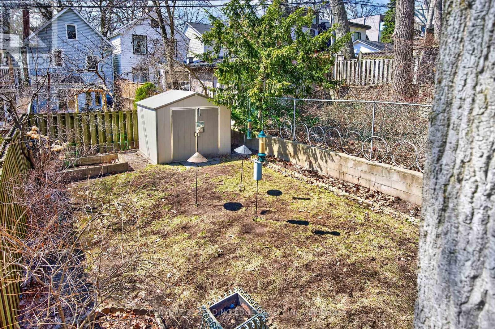 130 SILVER BIRCH AVENUE Image 41