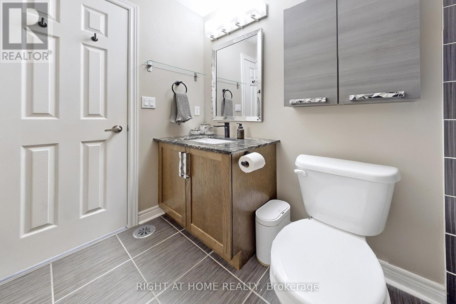 33 BROCKVILLE STREET Image 28