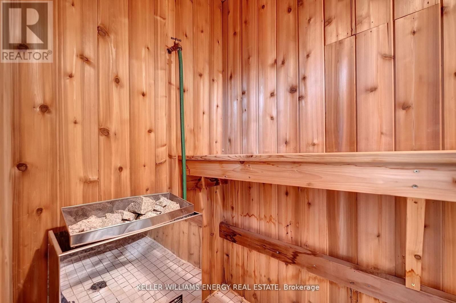 372 GARDEN COURT Image 41