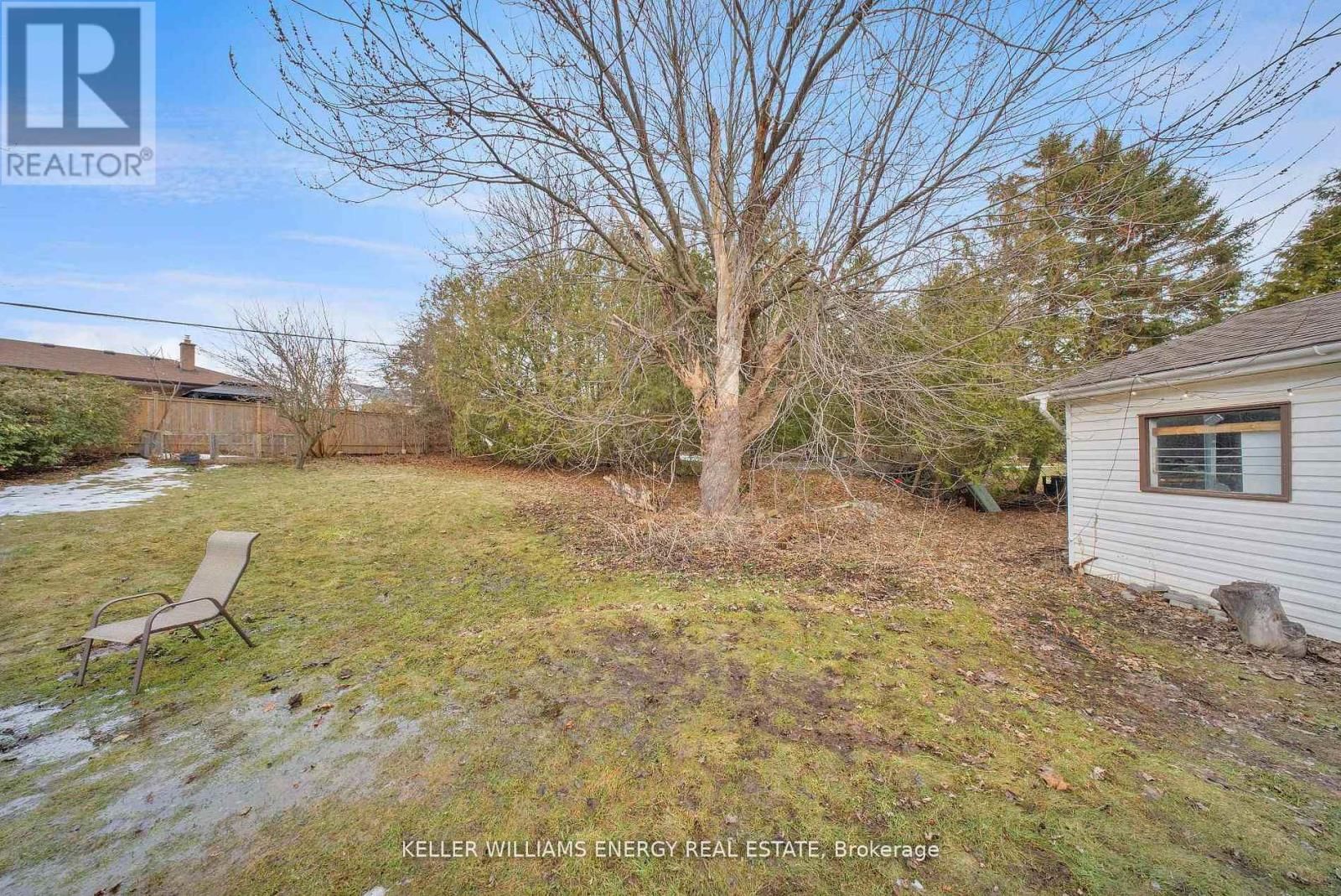 372 GARDEN COURT Image 44