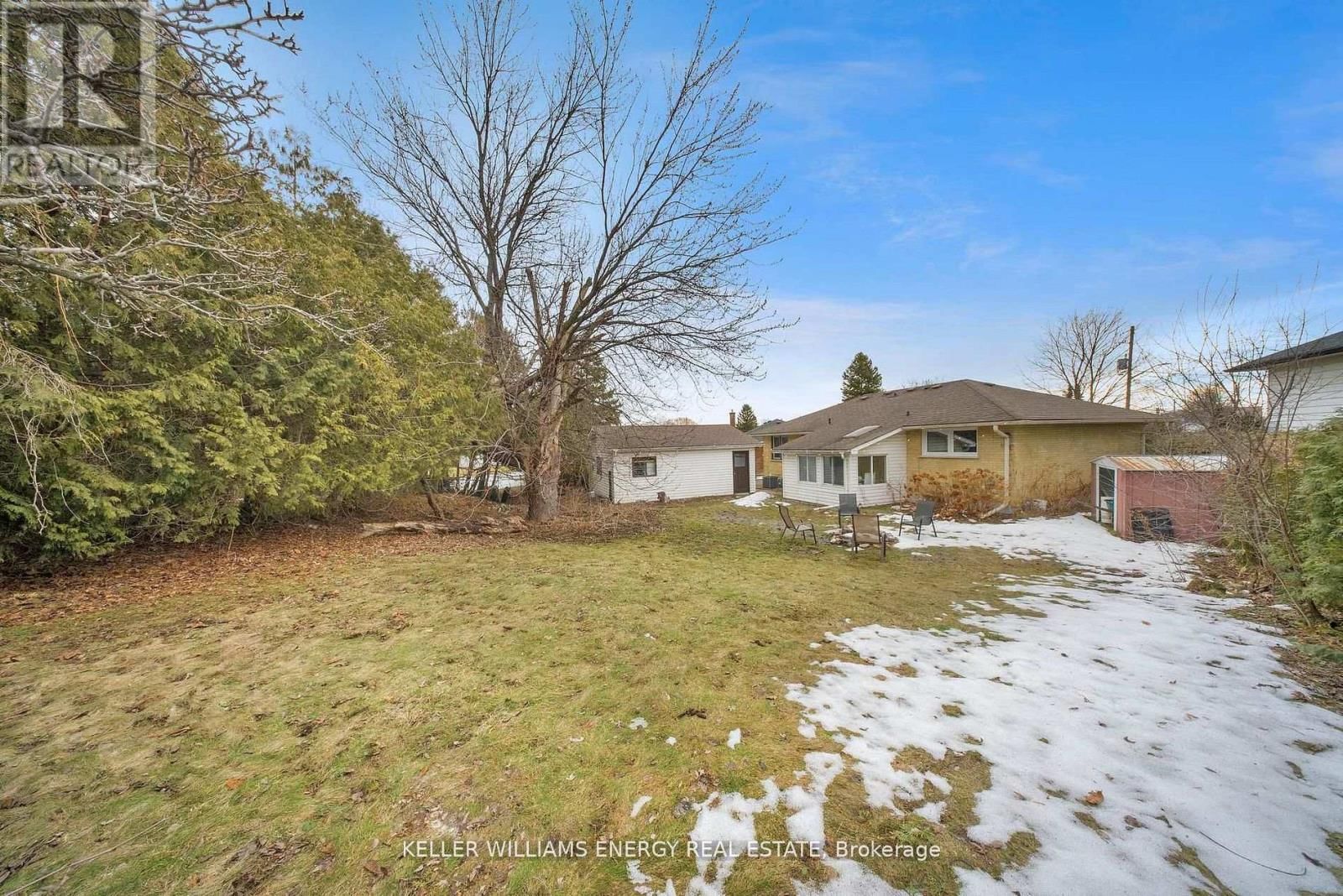 372 GARDEN COURT Image 47