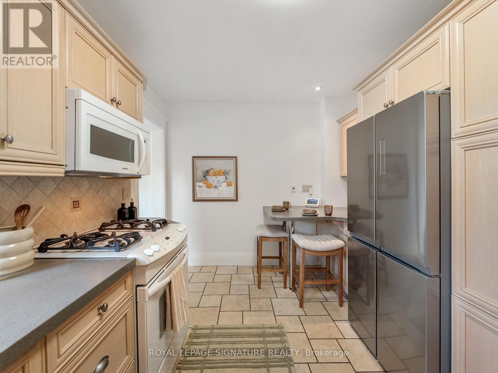 120 HOLLYWOOD CRESCENT Image 14