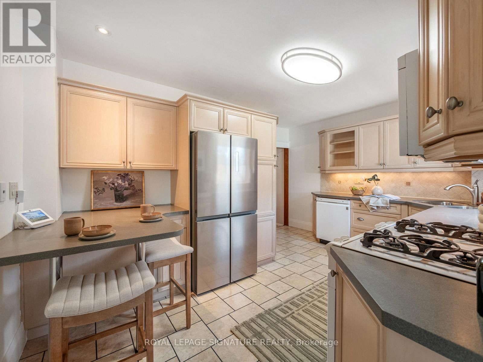 120 HOLLYWOOD CRESCENT Image 18