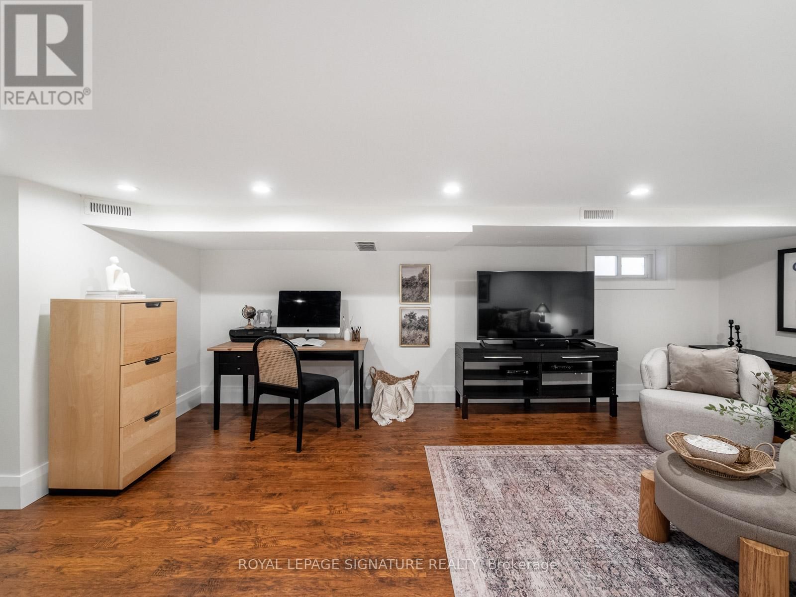 120 HOLLYWOOD CRESCENT Image 33