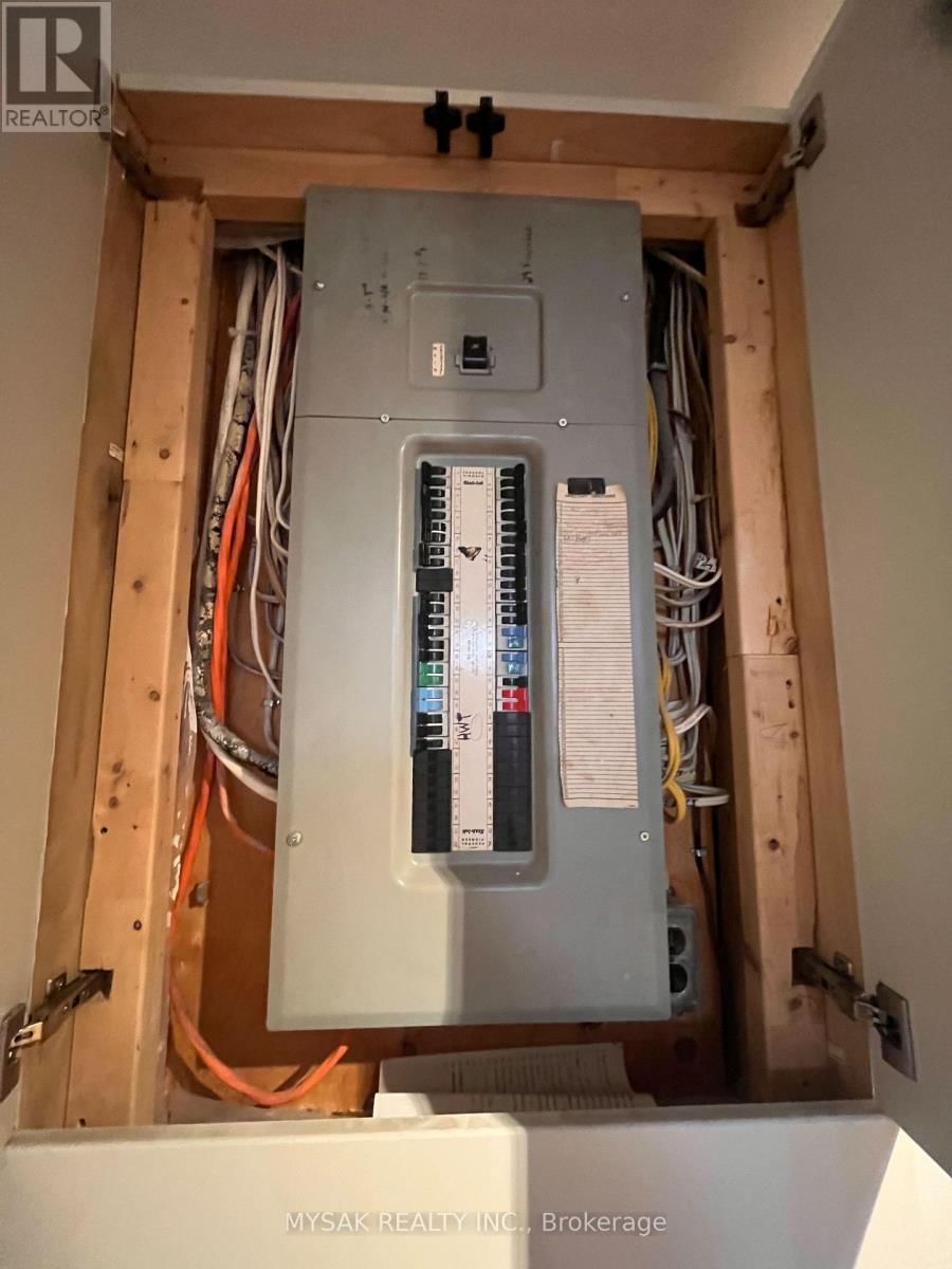 269 SAMMON AVENUE Image 21