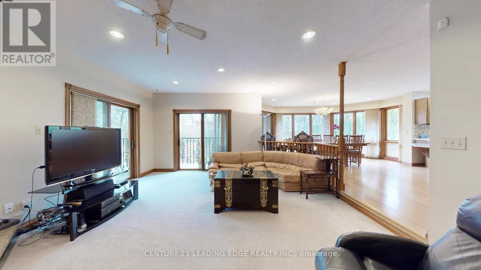 1127 OSHAWA BOULEVARD NORTH Image 11