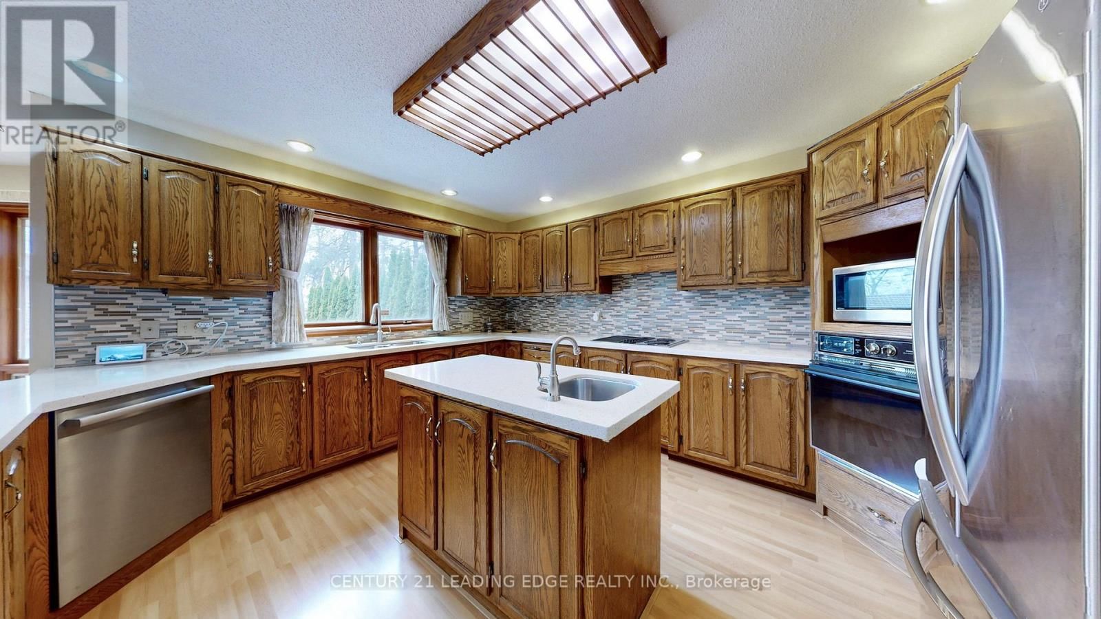 1127 OSHAWA BOULEVARD NORTH Image 13