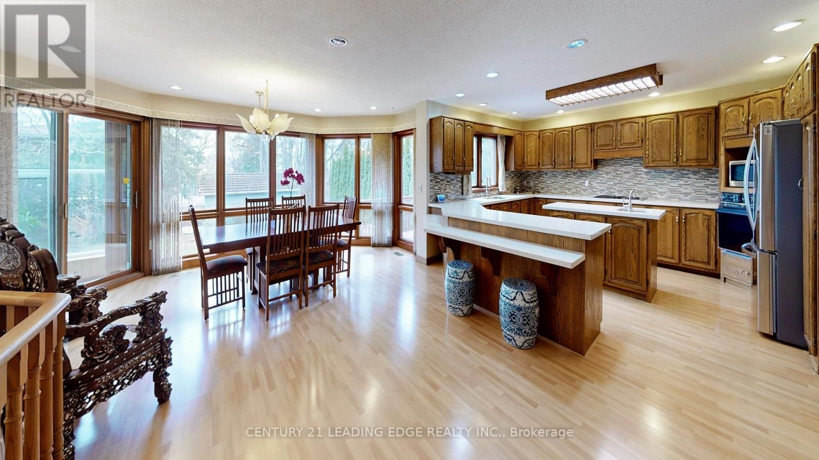 1127 OSHAWA BOULEVARD NORTH Image 14