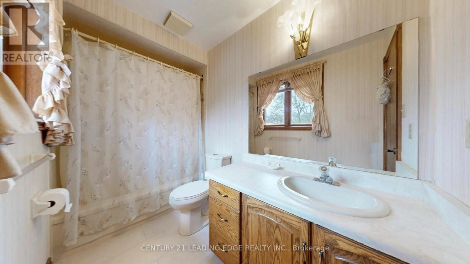 1127 OSHAWA BOULEVARD NORTH Image 34