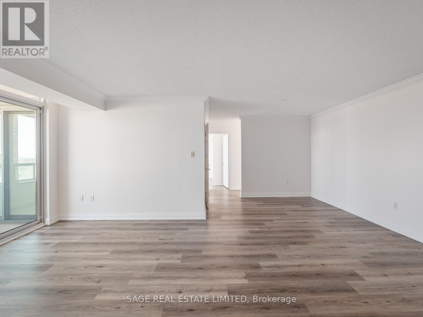 1935 - 125 OMNI DRIVE Image 20