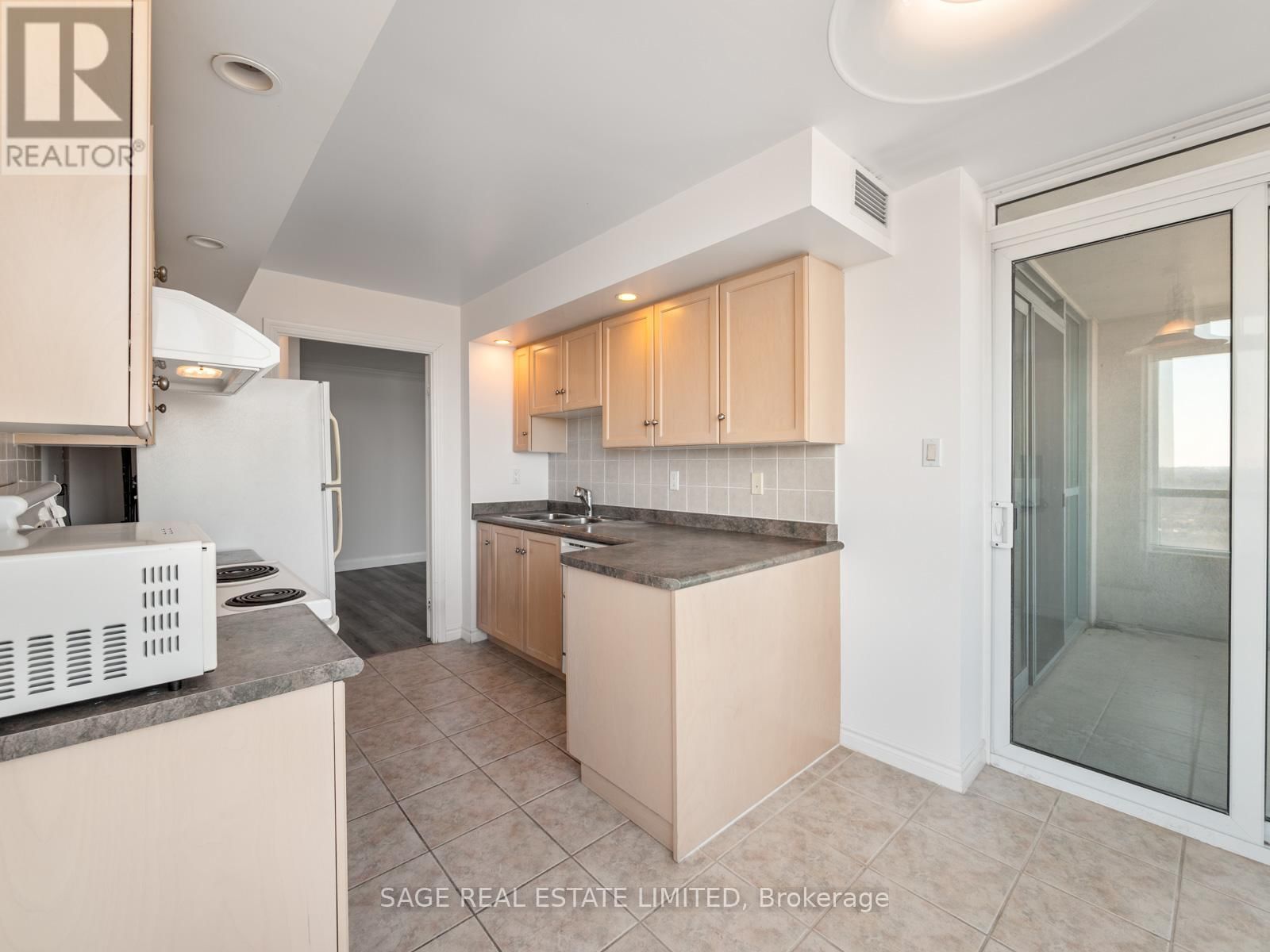 1935 - 125 OMNI DRIVE Image 26