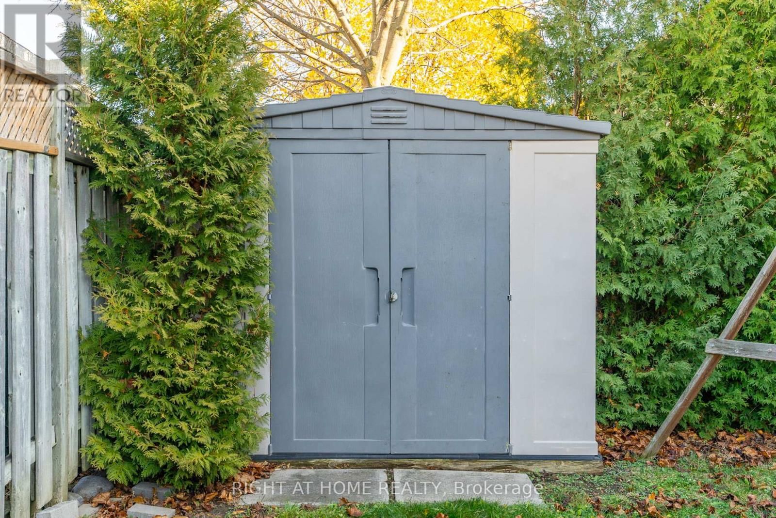 1040 BEAVER VALLEY CRESCENT Image 43