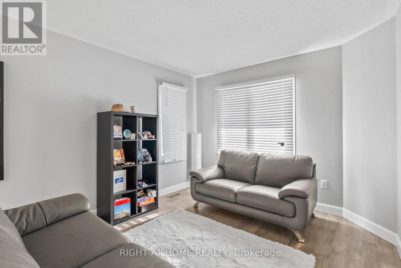 1040 BEAVER VALLEY CRESCENT Image 9