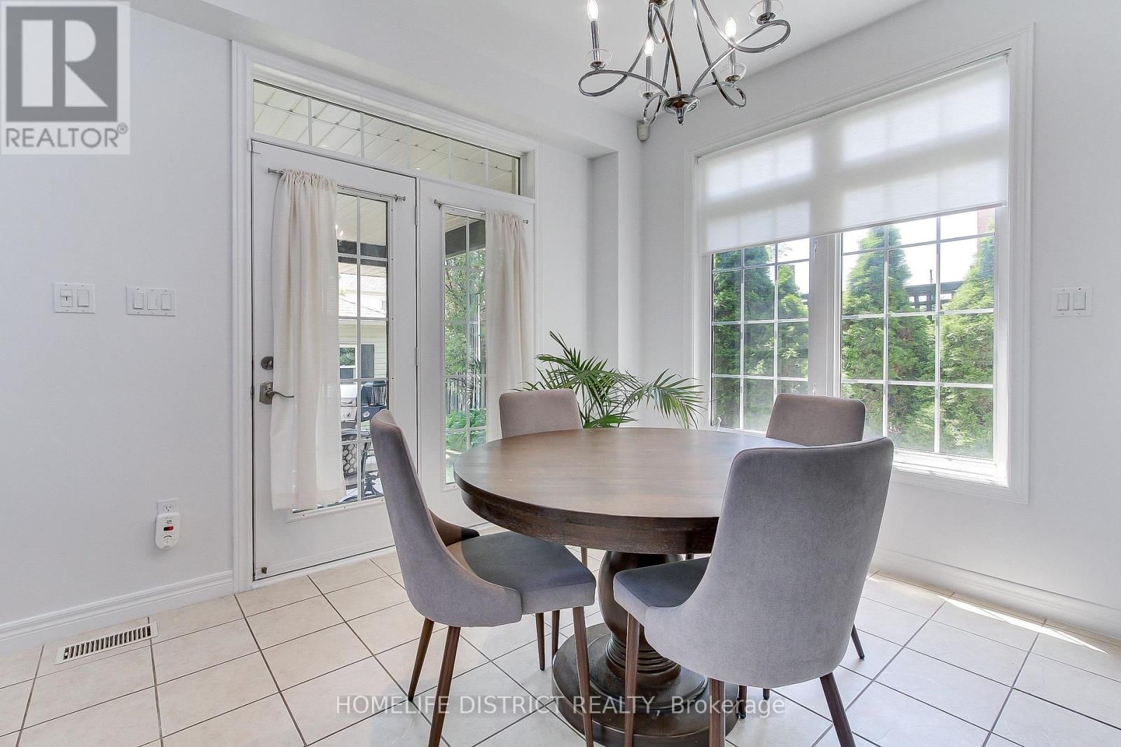 847 GREENLEAF CIRCLE Image 12