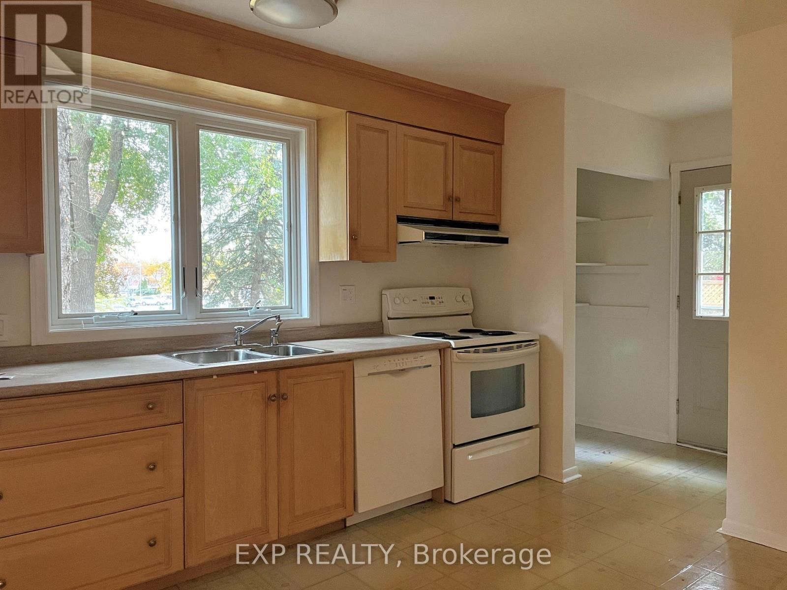 61 RICHBOURNE COURT Image 7