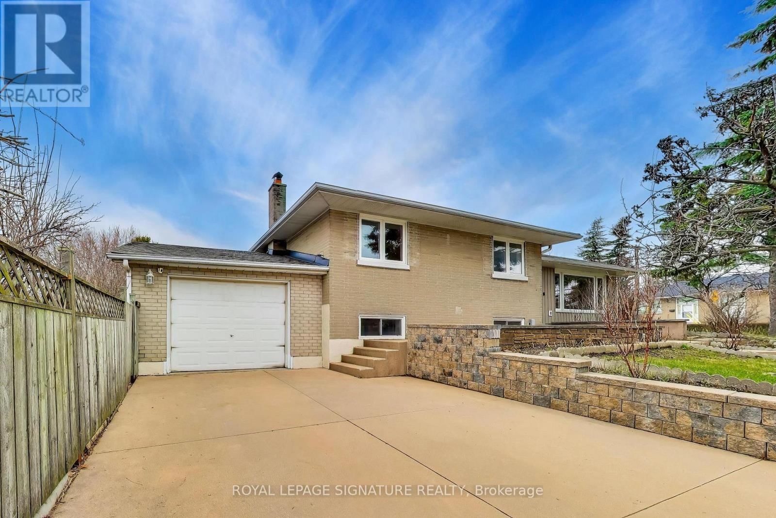 1 CHARLEMONT CRESCENT Image 2