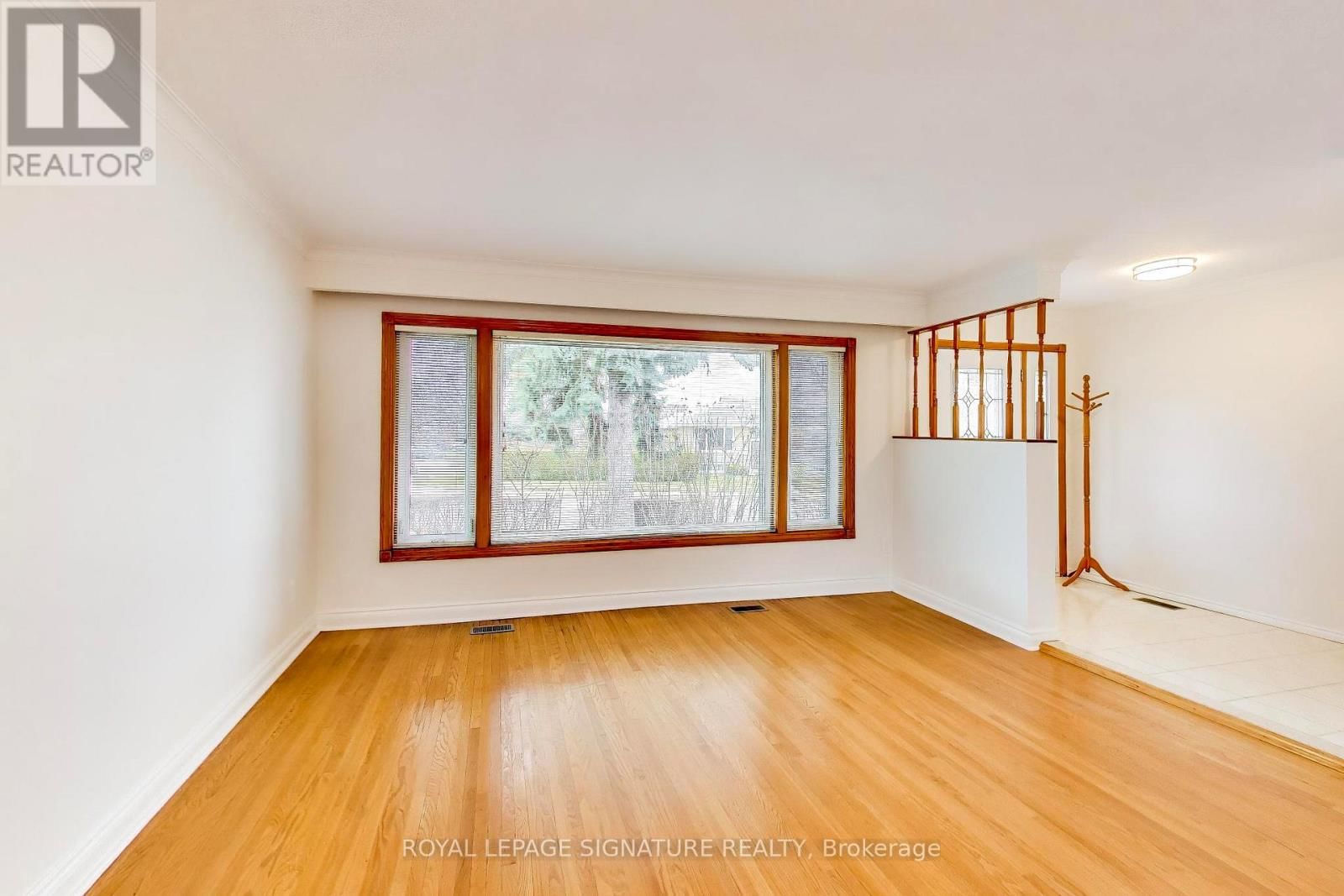 1 CHARLEMONT CRESCENT Image 4