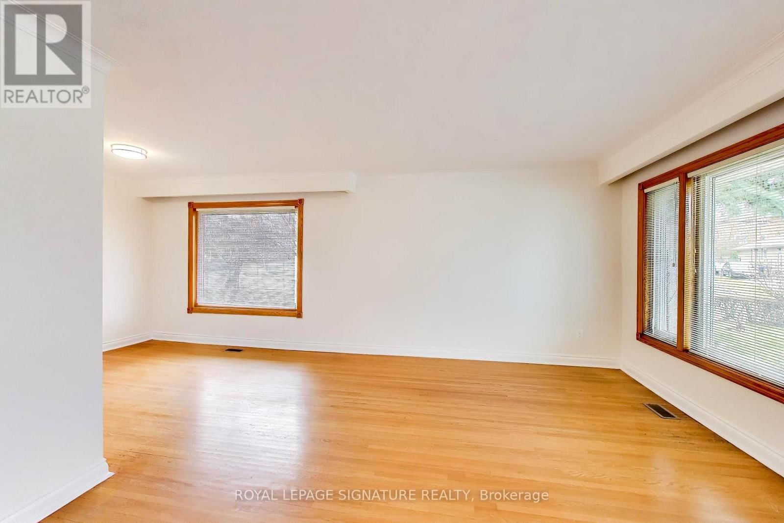 1 CHARLEMONT CRESCENT Image 6