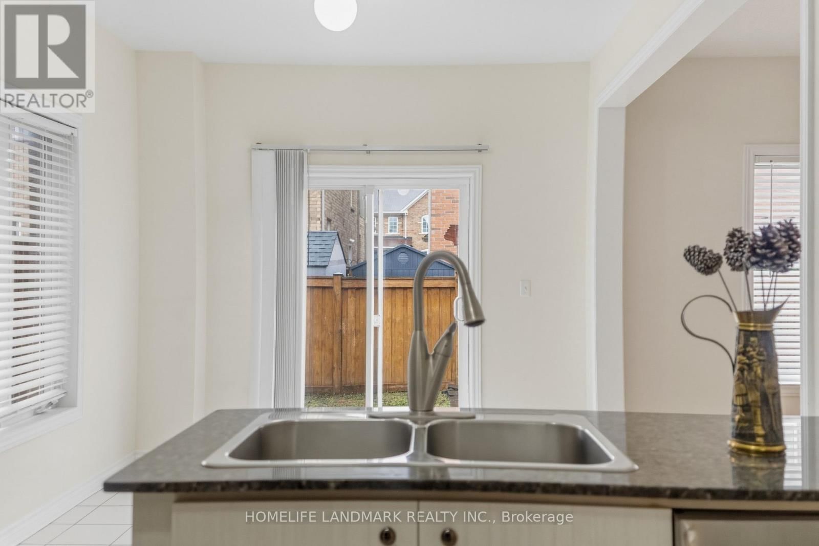 1712 CAROUSEL DRIVE Image 10