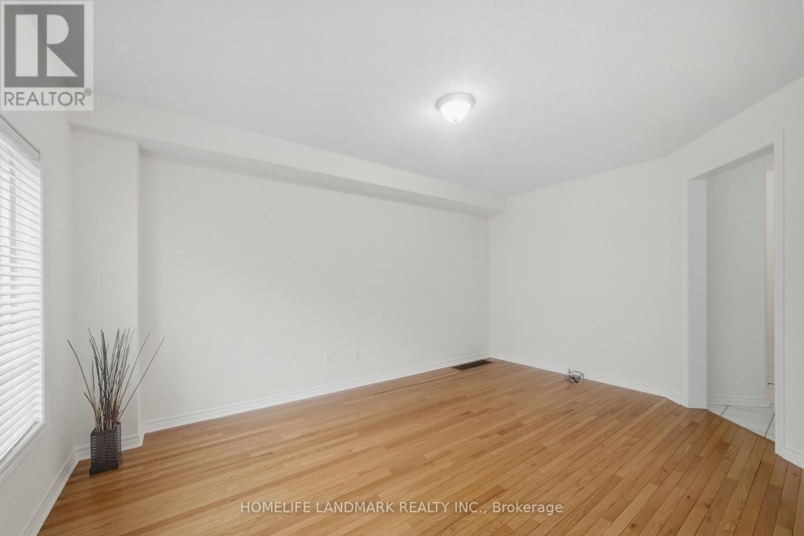 1712 CAROUSEL DRIVE Image 15