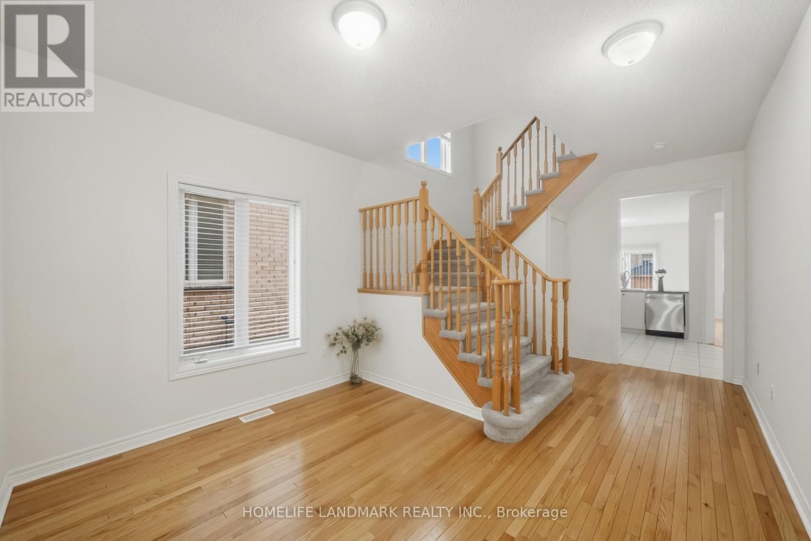 1712 CAROUSEL DRIVE Image 4