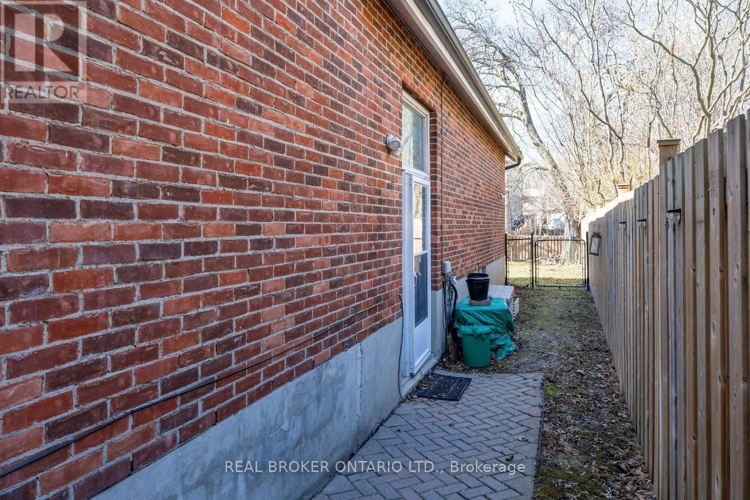 18 CONCESSION STREET WEST Image 34