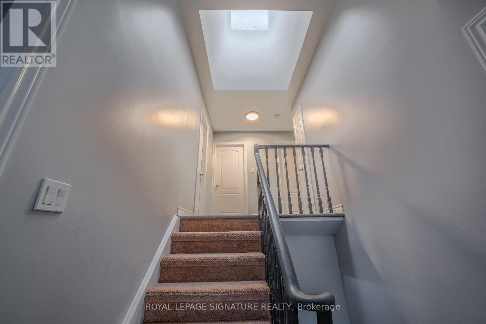 (Upper) - 2111 LYNN HEIGHTS DRIVE Image 13