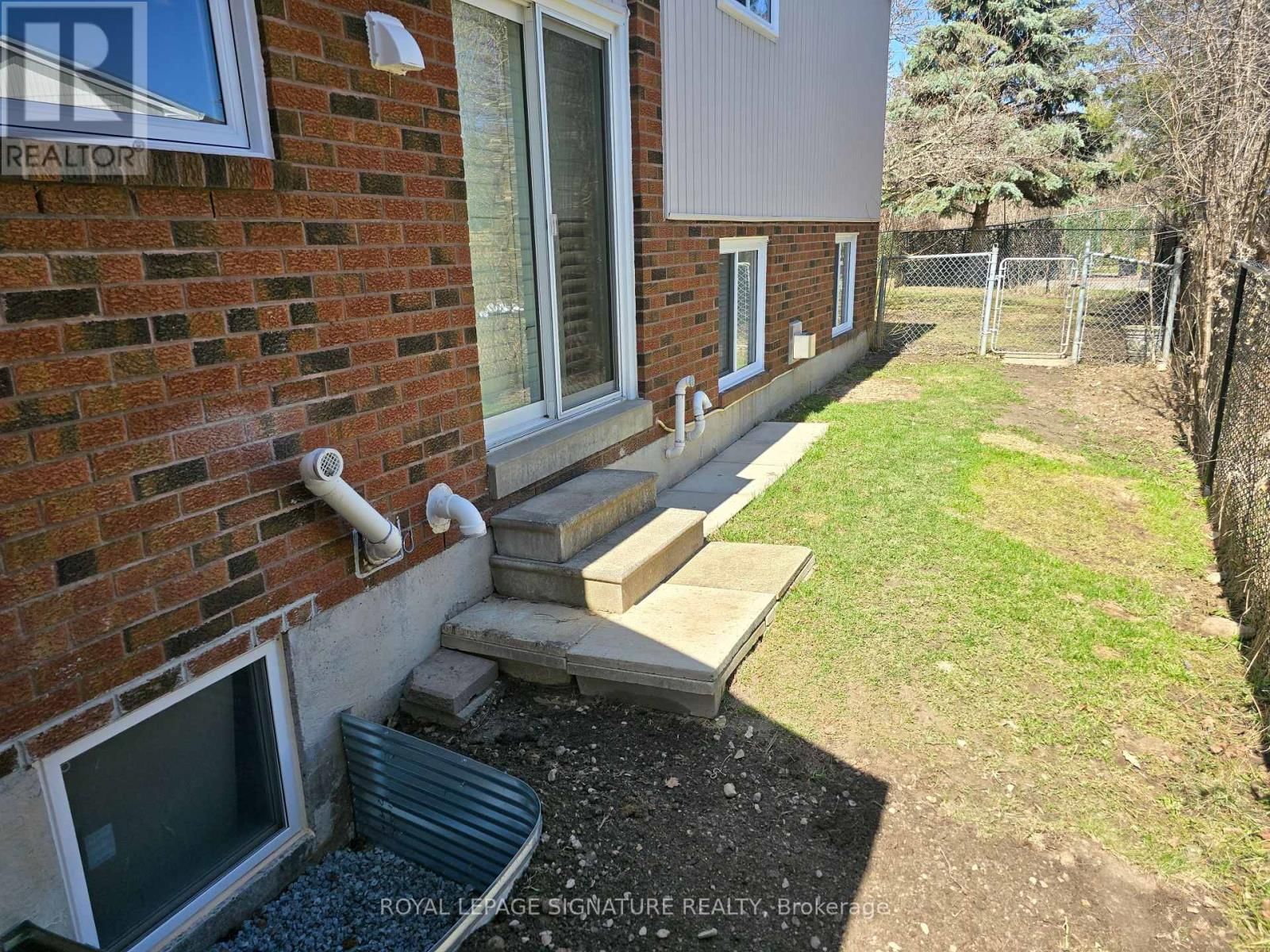 (Upper) - 2111 LYNN HEIGHTS DRIVE Image 20