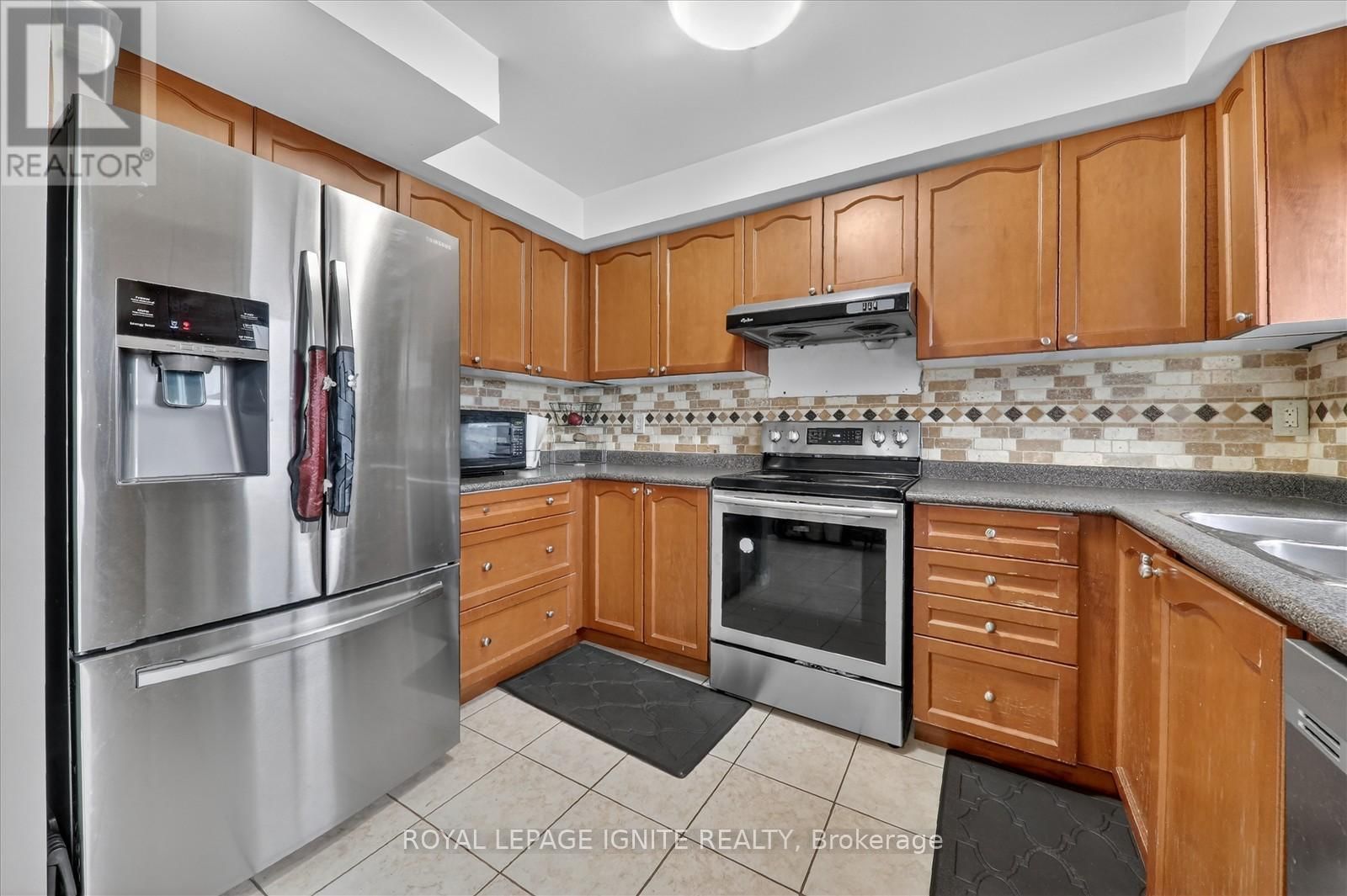 36 - 72 OAKINS LANE Image 12