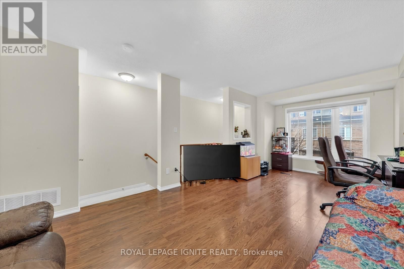 36 - 72 OAKINS LANE Image 8