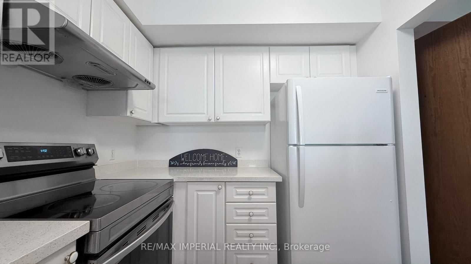 2209 - 1 LEE CENTRE DRIVE Image 7