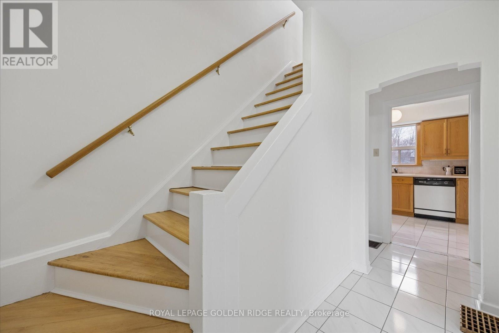 10 EASTGATE CRESCENT Image 12