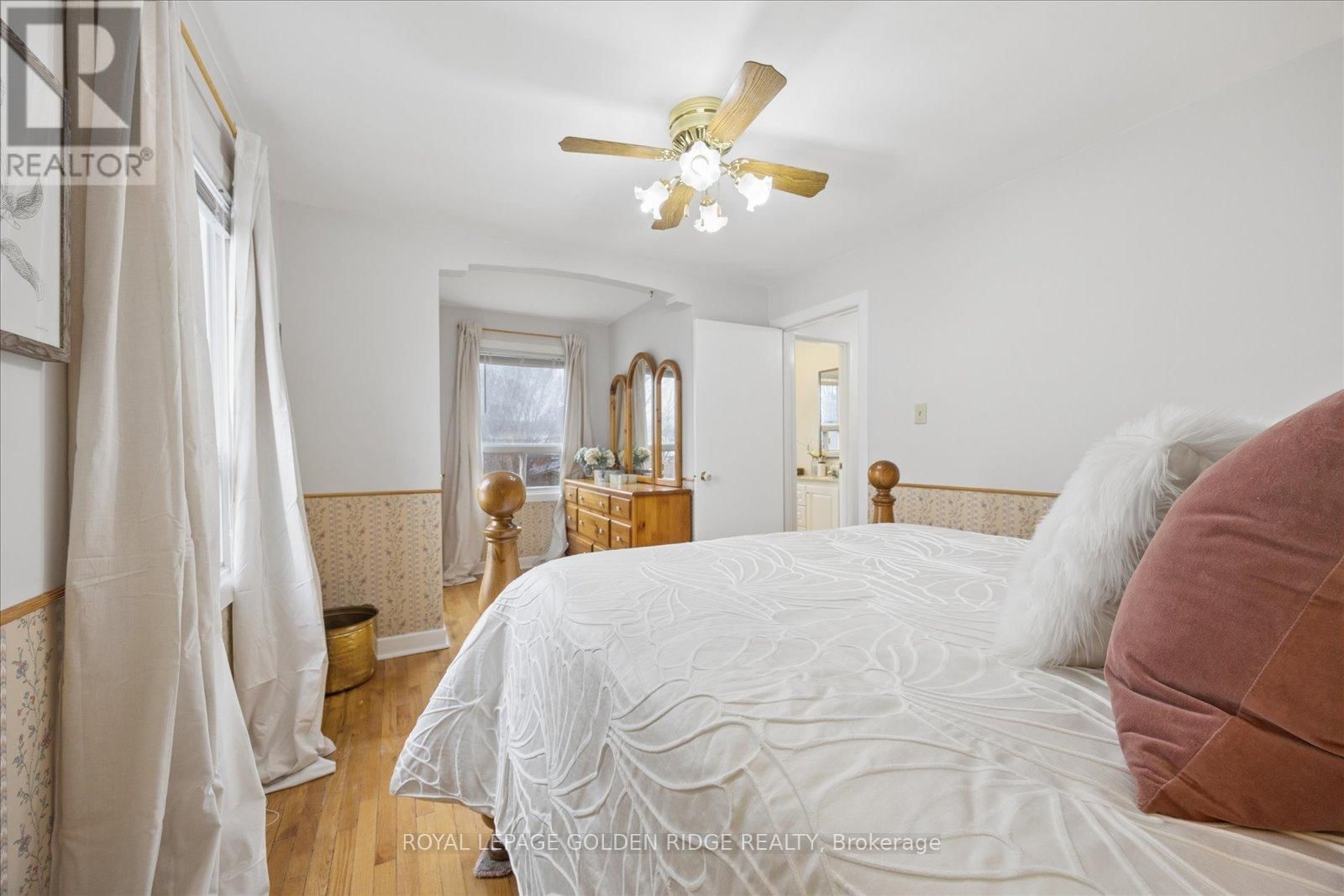 10 EASTGATE CRESCENT Image 18