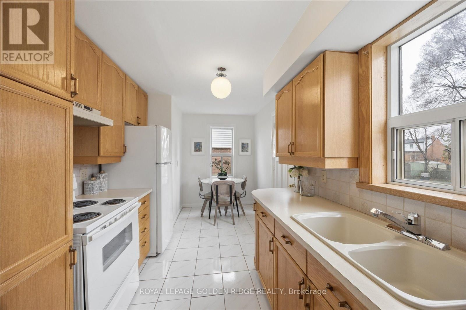 10 EASTGATE CRESCENT Image 7