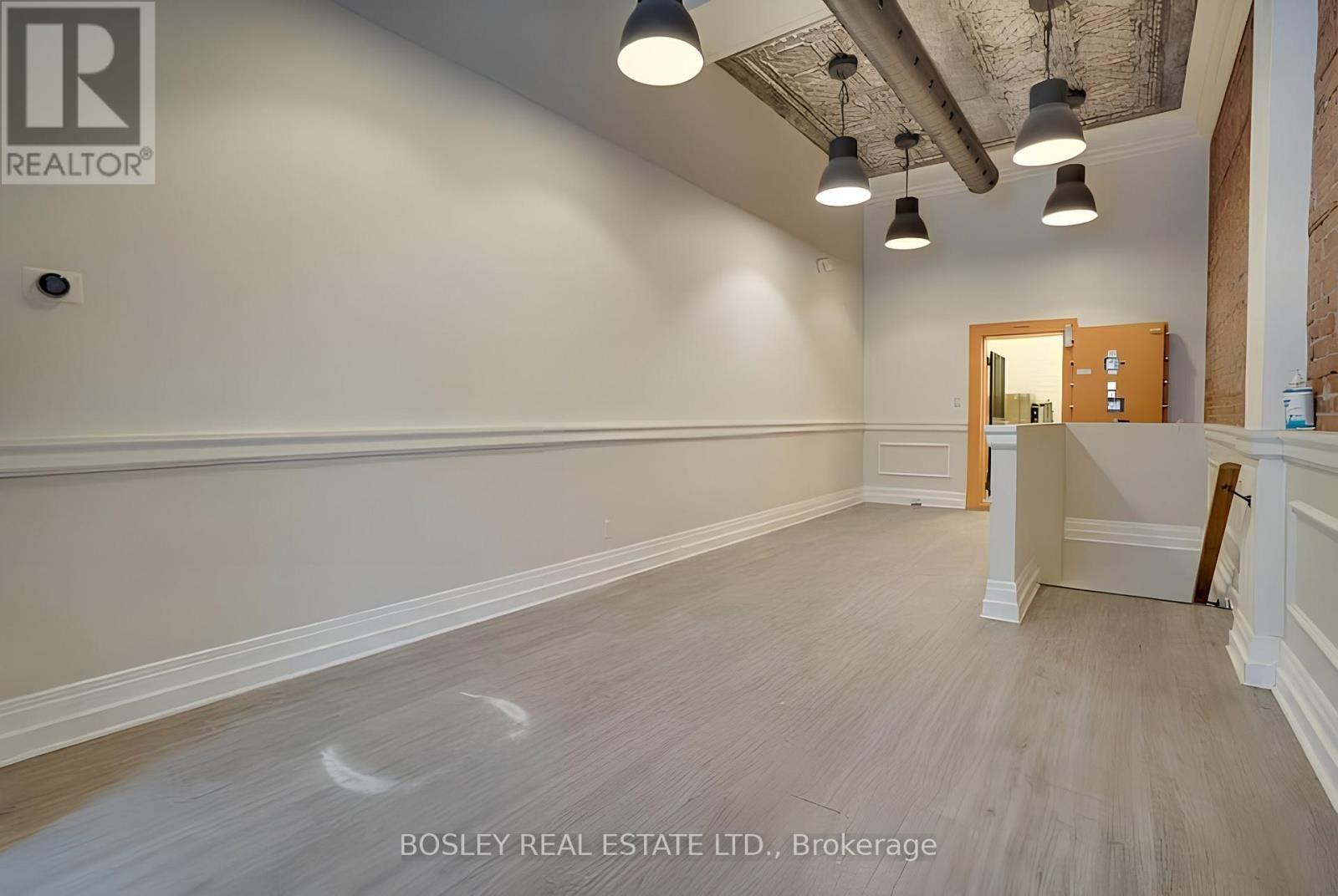 B - 711 QUEEN STREET EAST Image 5