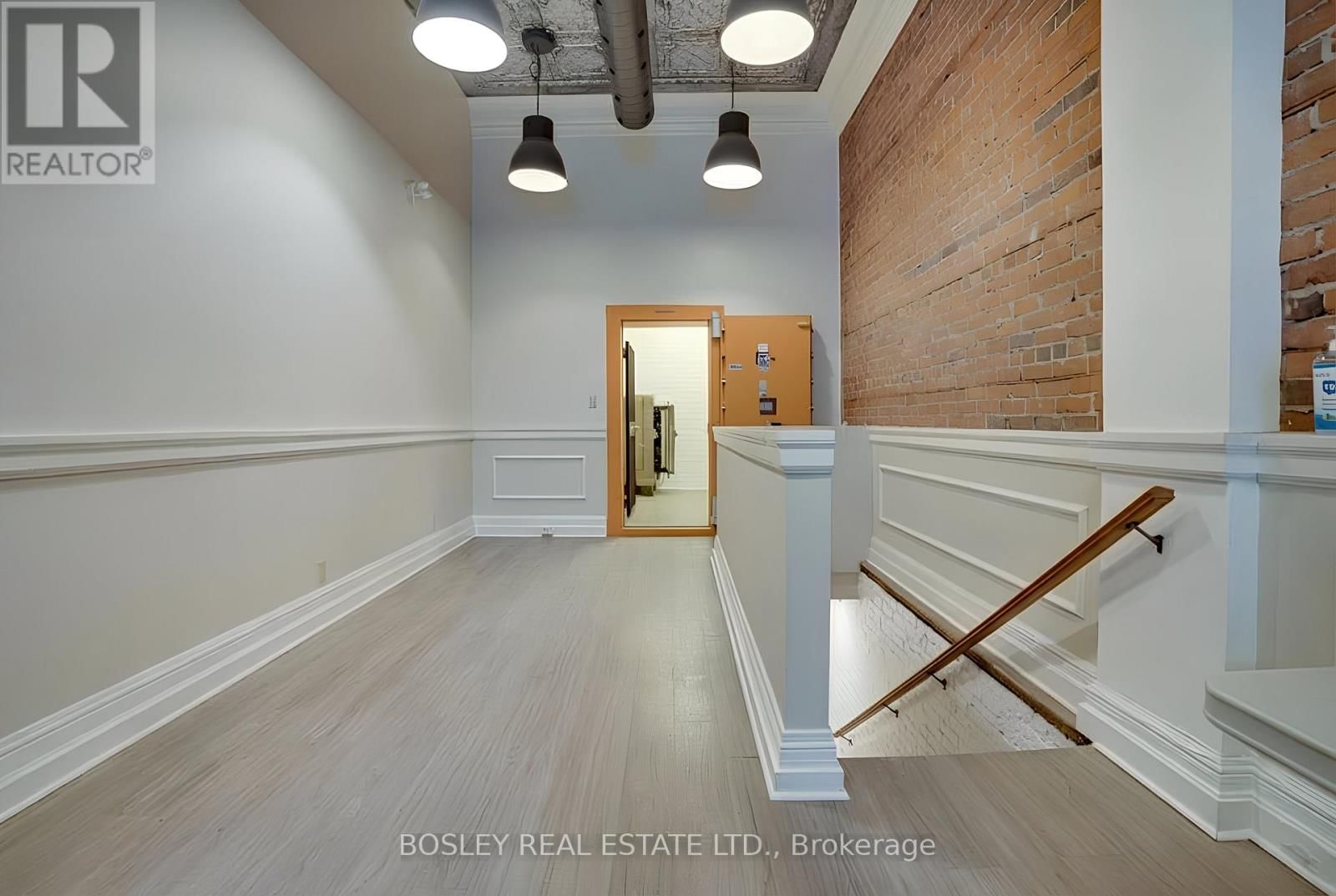 B - 711 QUEEN STREET EAST Image 8