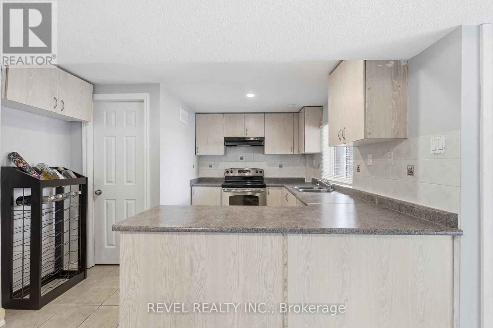 116 HIBBARD DRIVE Image 29