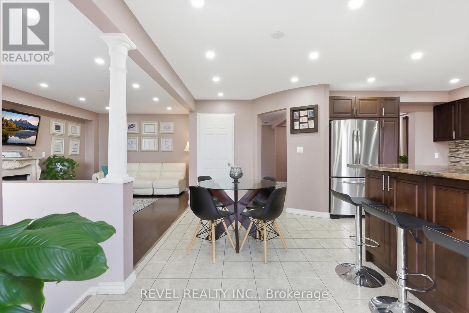 116 HIBBARD DRIVE Image 7