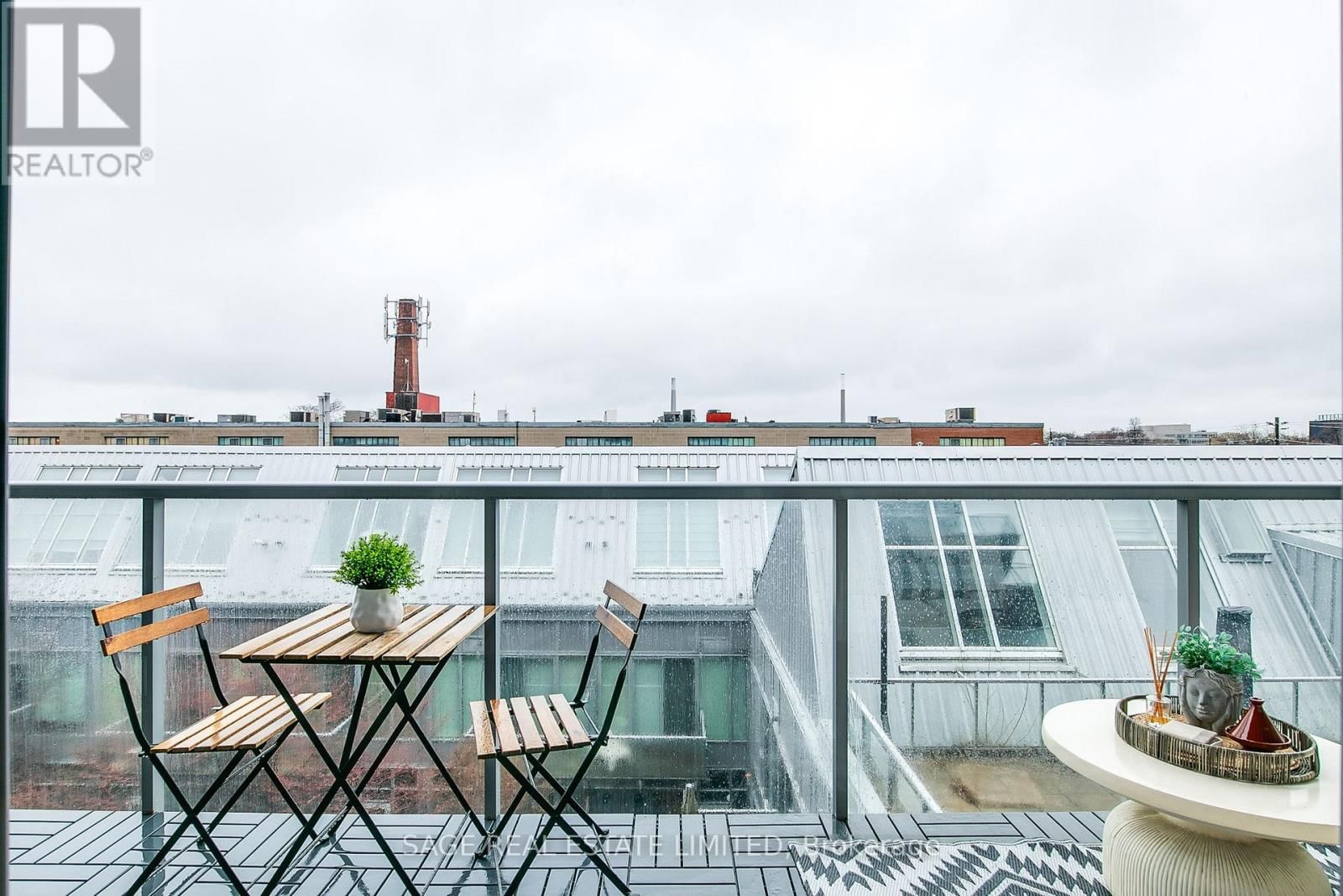 411 - 201 CARLAW AVENUE Image 27