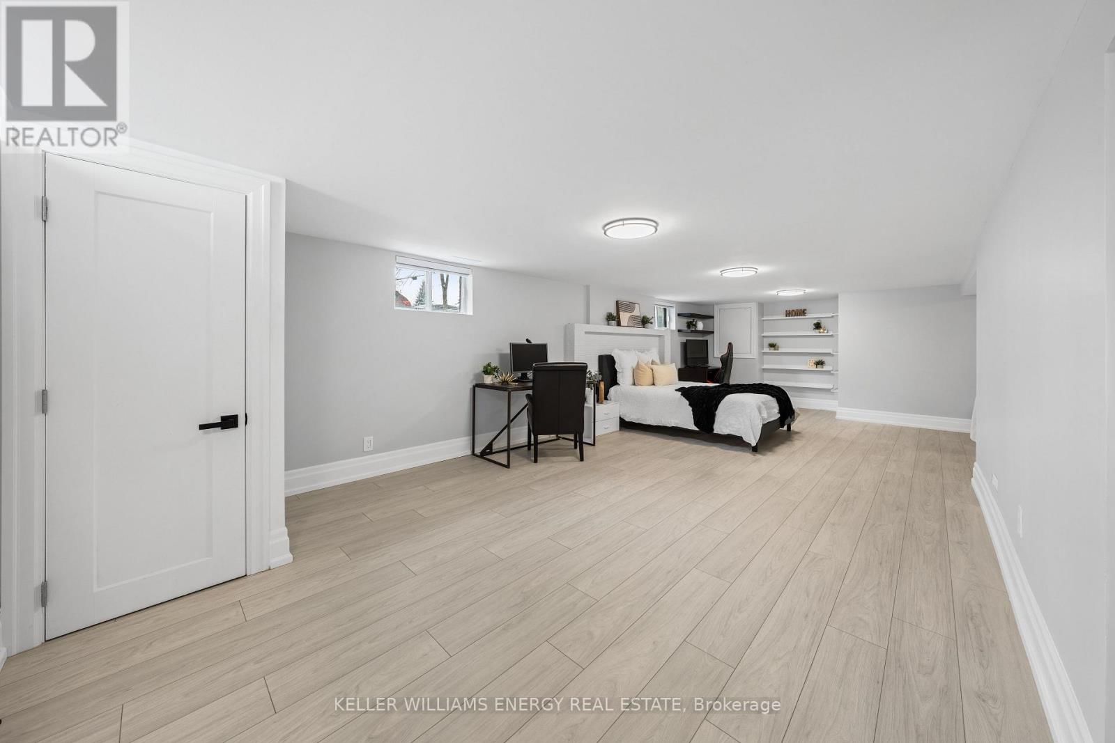 267 LIBERTY STREET NORTH Image 11